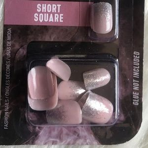 LA COLORS Enchanted Night Short Square Glue Nails, Princess Vibes (Lot Of 4)